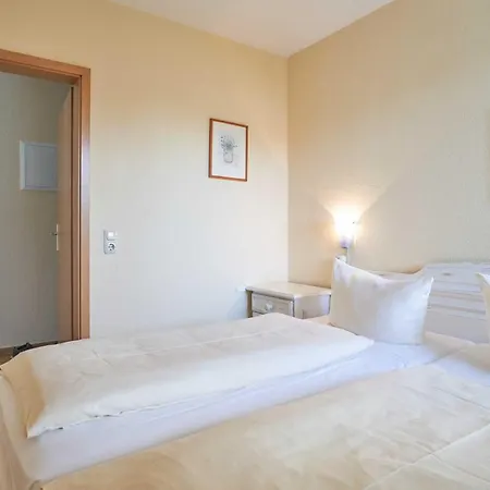 Karola, 11 奥斯特巴德·哥伦